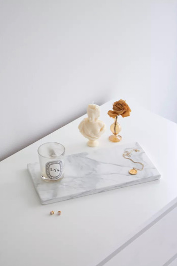 Pic of marble jewlry tray