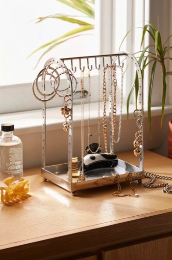 Pic of tall jewelry tray